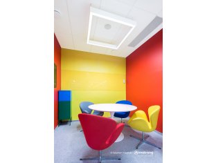 axa_assistance15_sierra_opmicrolook_prelude_t15_office_meeting_room__retail&development_warszawa.jpg