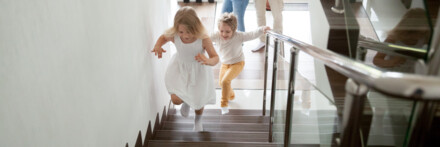Jak zabezpieczyć schody przed dzieckiem