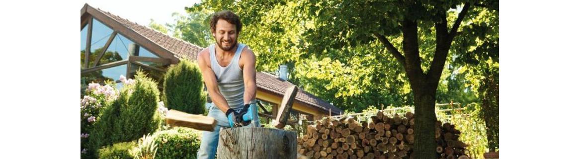 Jak i czym rąbać drewno – siekiera czy łuparka do drewna